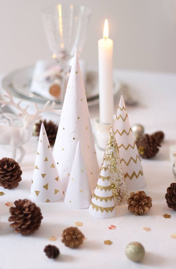 How to assort Christmas table dinner?